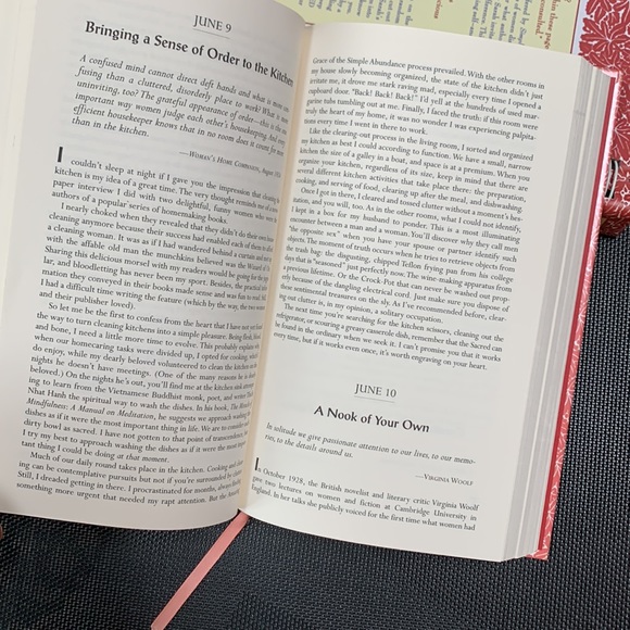 Daily Meditations & Discovery Journal Sarah Ban Breathnach - Picture 8 of 10